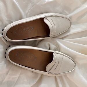 Tod's White Leather Gominno Driving Shoes